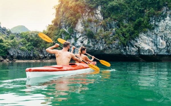 Kayaking a Ha Long