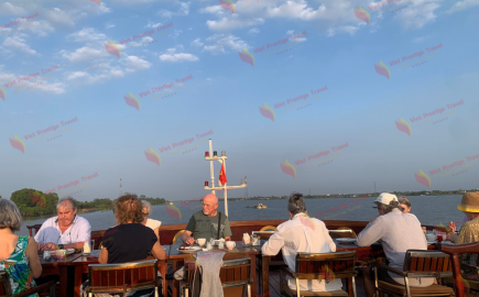 Colazione su crociera di Mekong Eyes 